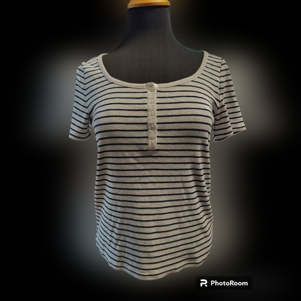 BNWT Gap top Size LP